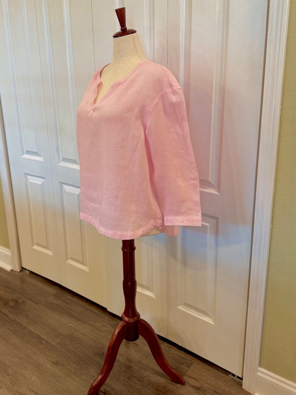 Woman's Size XL/P 100% Linen Pink Tunic by L.L.Bean, 3/4 Sleeve, V-Neck.